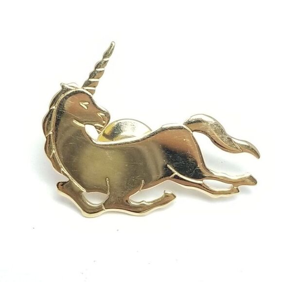 Vintage Unicorn Lapel Pin, Gold Tone Metal, Lounging Animal, Estate - Picture 1 of 7